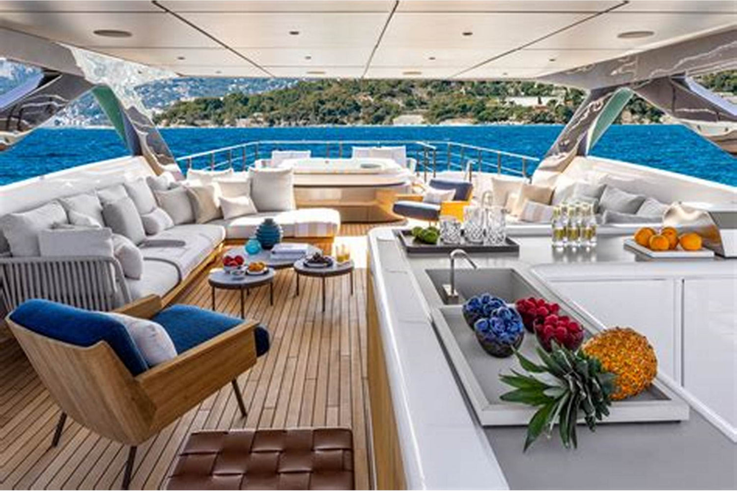 Private Yacht Charter – Where Elegance Meets the Sea